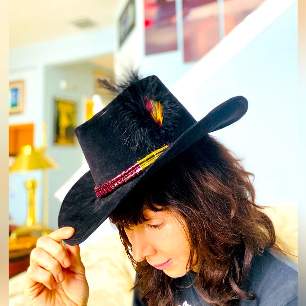 1980’s Black Suede Great Circle Cowboy Hat. Size 7 1/2